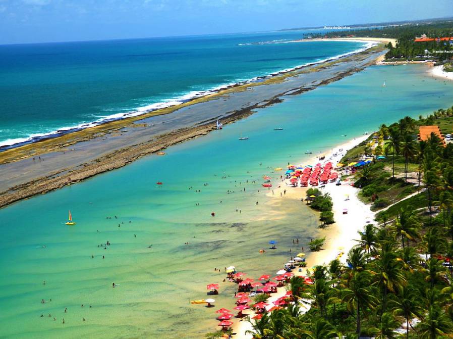 Vista área da Praia de Muro Alto - Porto de Galinhas - PE (Foto: https://www.aluguetemporada.com.br/)