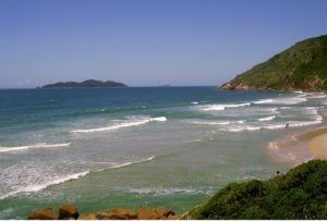 Praia da Solidão Florianópolis SC (Foto: http://www.imobiliariaflorianopolis.com/florianopolis/praias-em-florianopolis/29-praia-solidao.html)