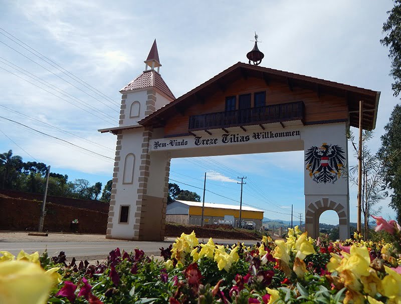 Rota da Amizade SC ( foto fonte http://apureguria.com/america-do-sul/brasil/treze-tilias-o-tirol-brasileiro/)