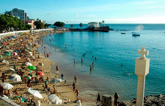 Praia Porto da Barra (http://www.bahia-turismo.com)