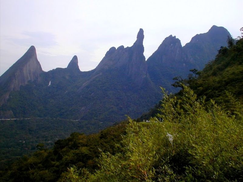 Teresópolis, cidade serrana, que encanta pela bela vegetação que a rodeia