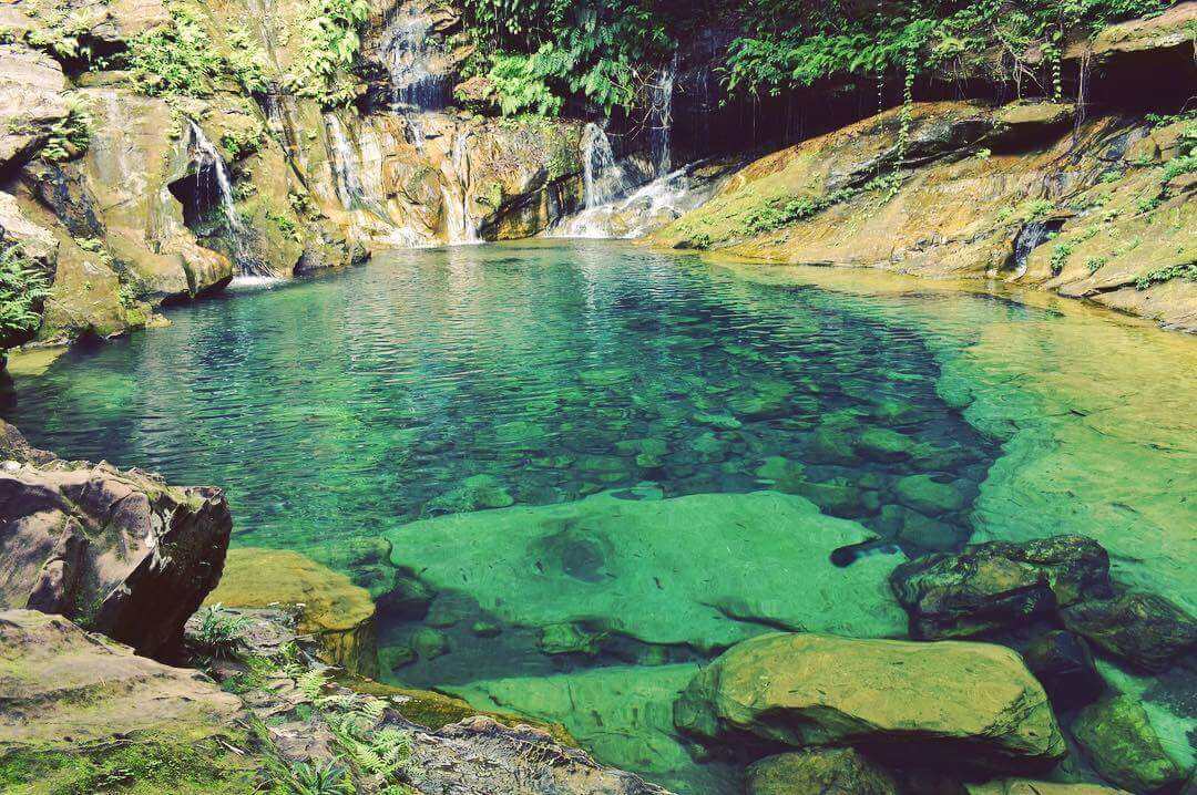 Cachoeira Santa Bárbara, poço azul e encanto azul – belezas de Riachão