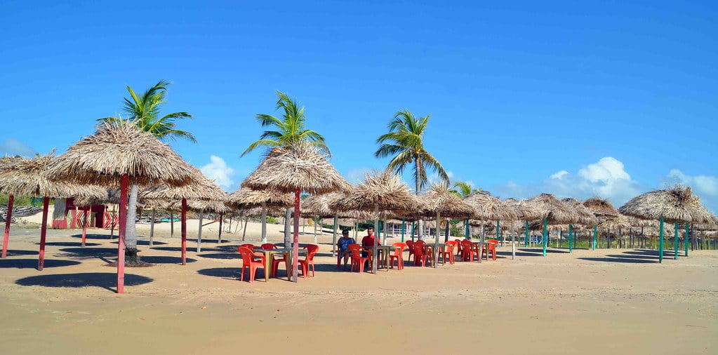 Praia do Pesqueiro (foto: https://www.flickr.com/photos/celsoabreu/9406437430)