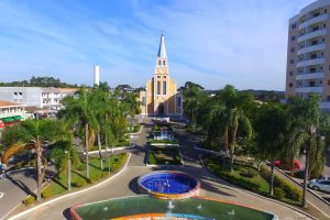Mandirituba - Praça Bom Jesus e Igreja Matriz (foto http://www.viajeparana.com/Mandirituba)