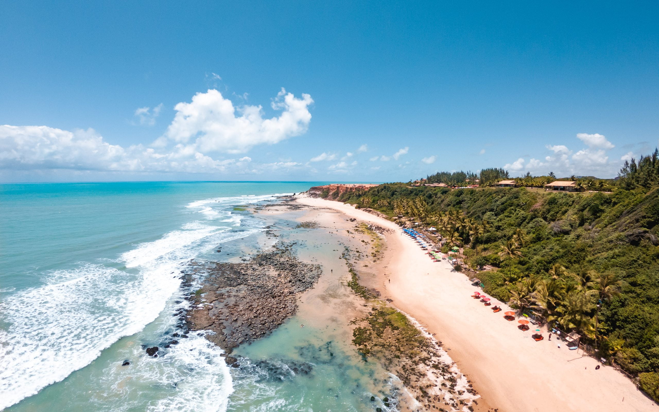 Tibau do Sul (foto: https://www.vivepipa.com/br/praias/15-praia-do-amor)