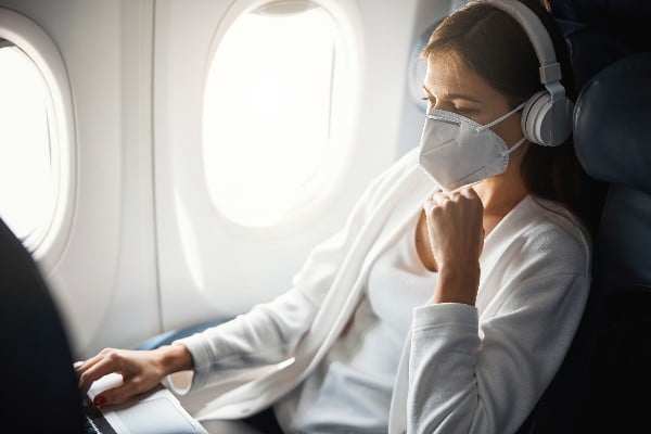 Uso de máscara dentro do avião (imagem: Azul Linhas Aéreas)