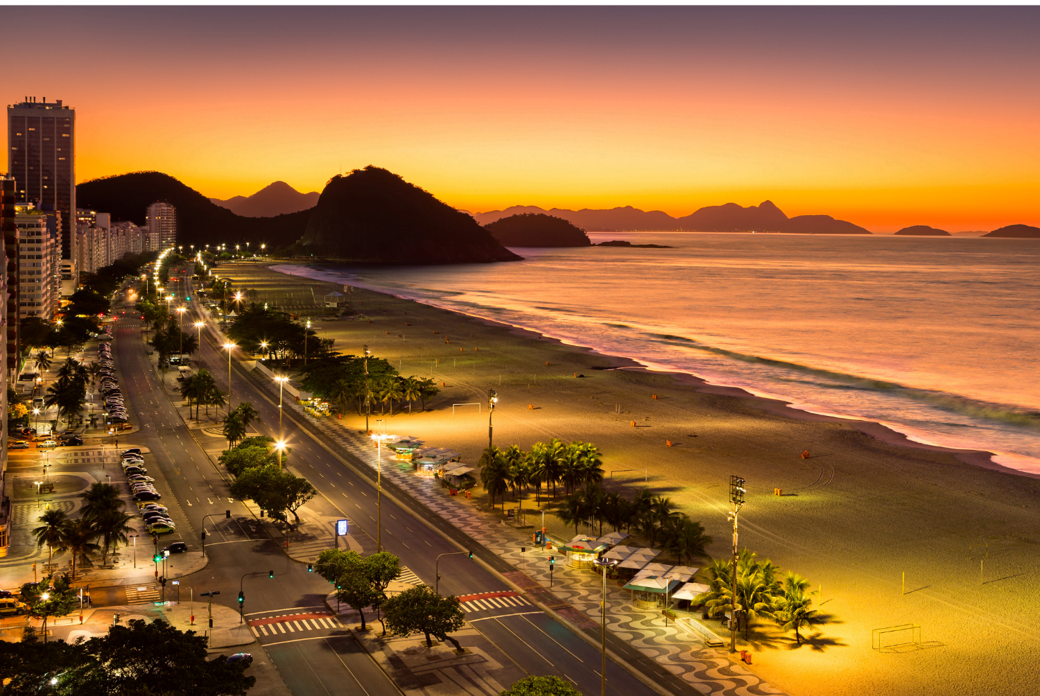 Cinema grátis na praia de Copacabana (imagem: Canva)