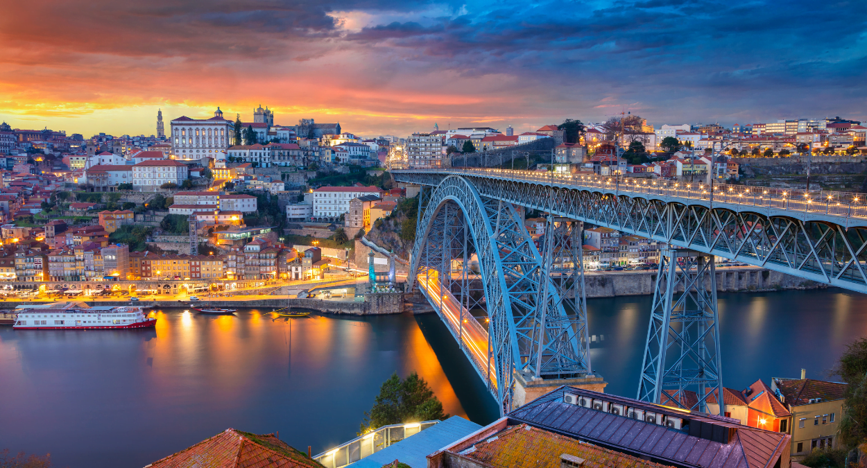 Porto, Portugal (imagem: Canva)