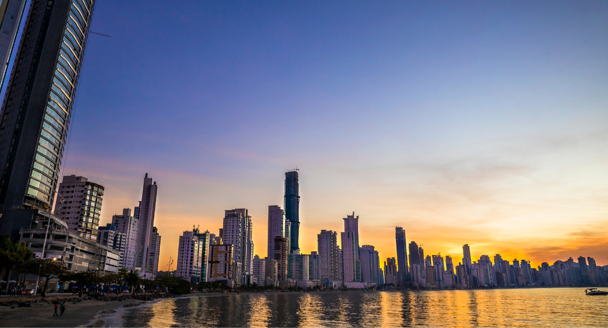 Balneário Camboriú (imagem: Canva)