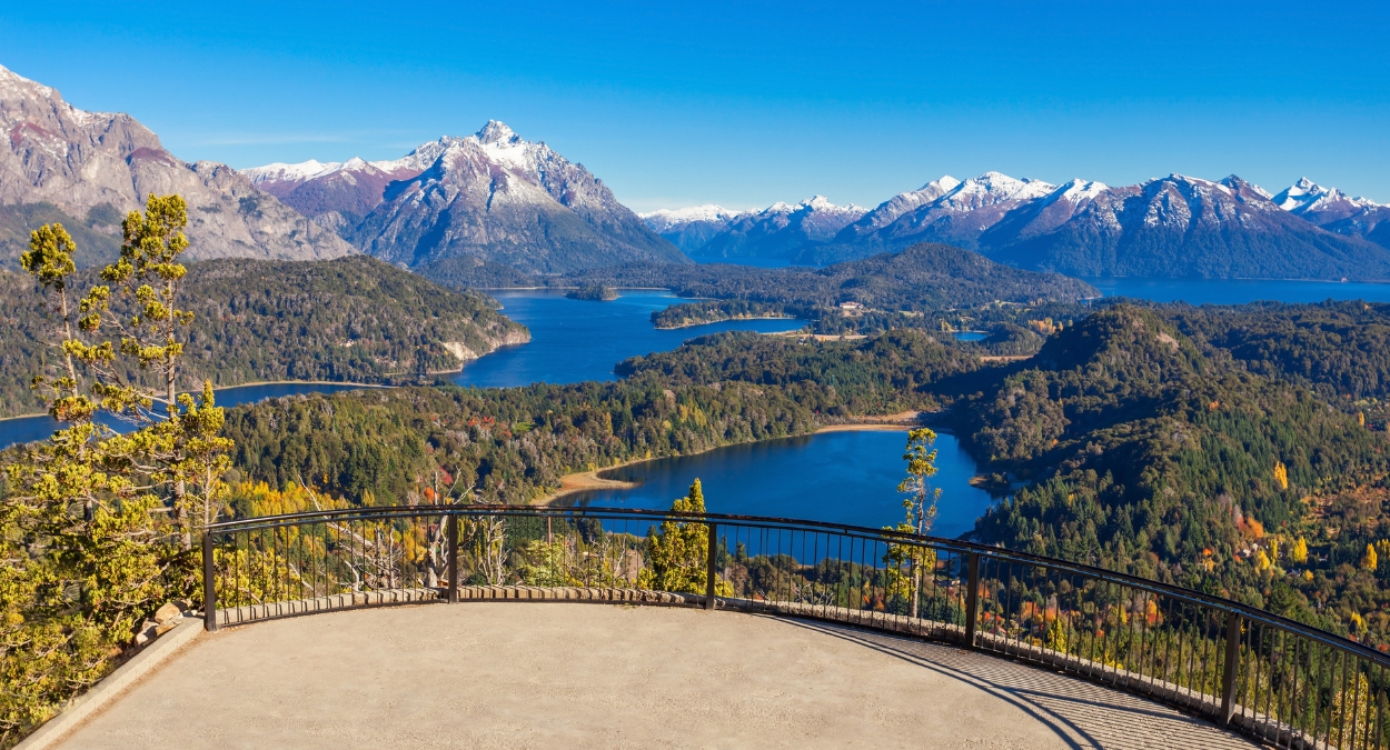 Voos diários para Bariloche (imagem: Canva)