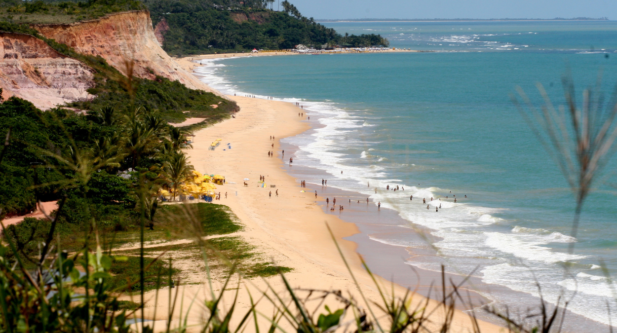 Carnaval 2023 Porto Seguro (imagem: Canva)