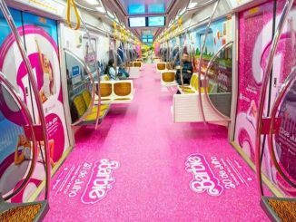 Barbie: metrô de São Paulo agora conta com vagão especial do filme! (imagem: Divulgação)