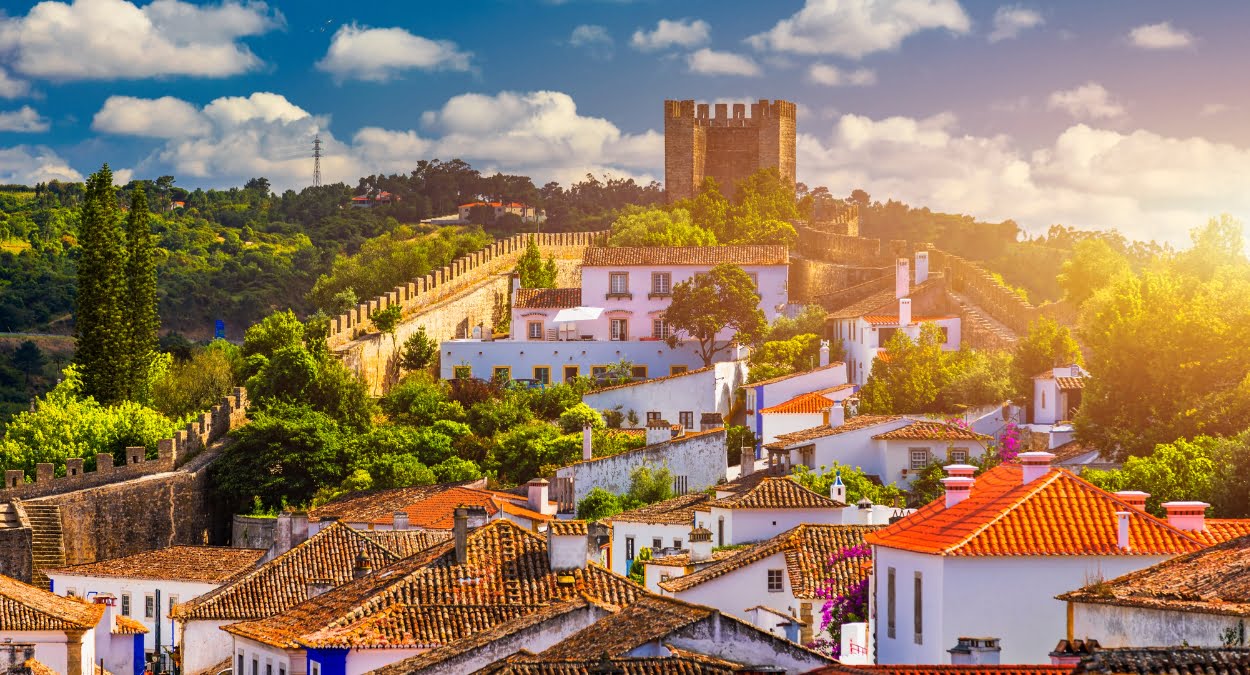 Óbidos, Portugal (imagem: Canva)