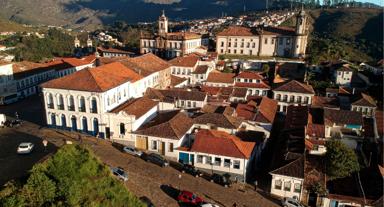 Carnaval Ouro Preto 2024 (imagem: Canva)