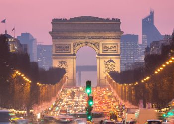 Paris (imagem: Canva)