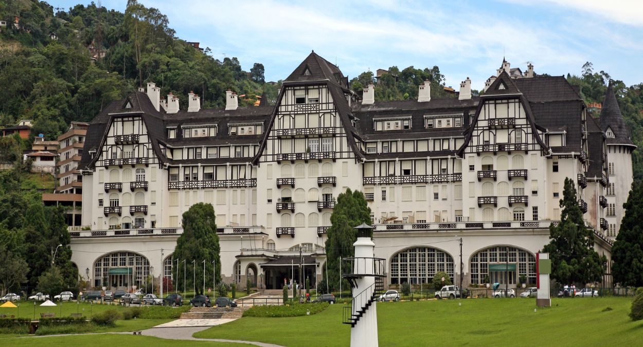 Palácio Quitandinha (imagem: Canva)
