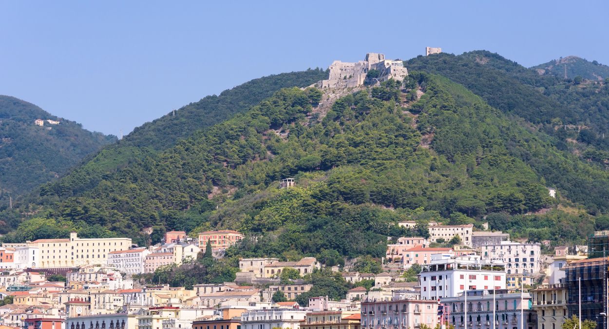 Castelo de Arechi (imagem: Canva)