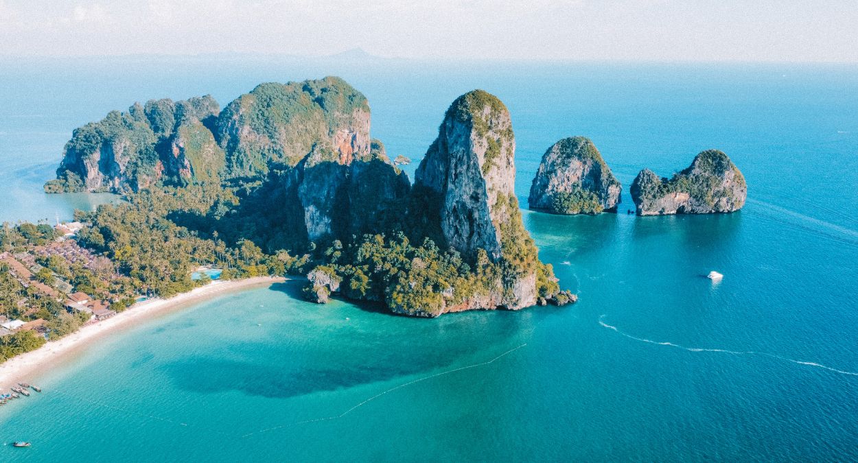 Railay Beach (imagem: Canva)