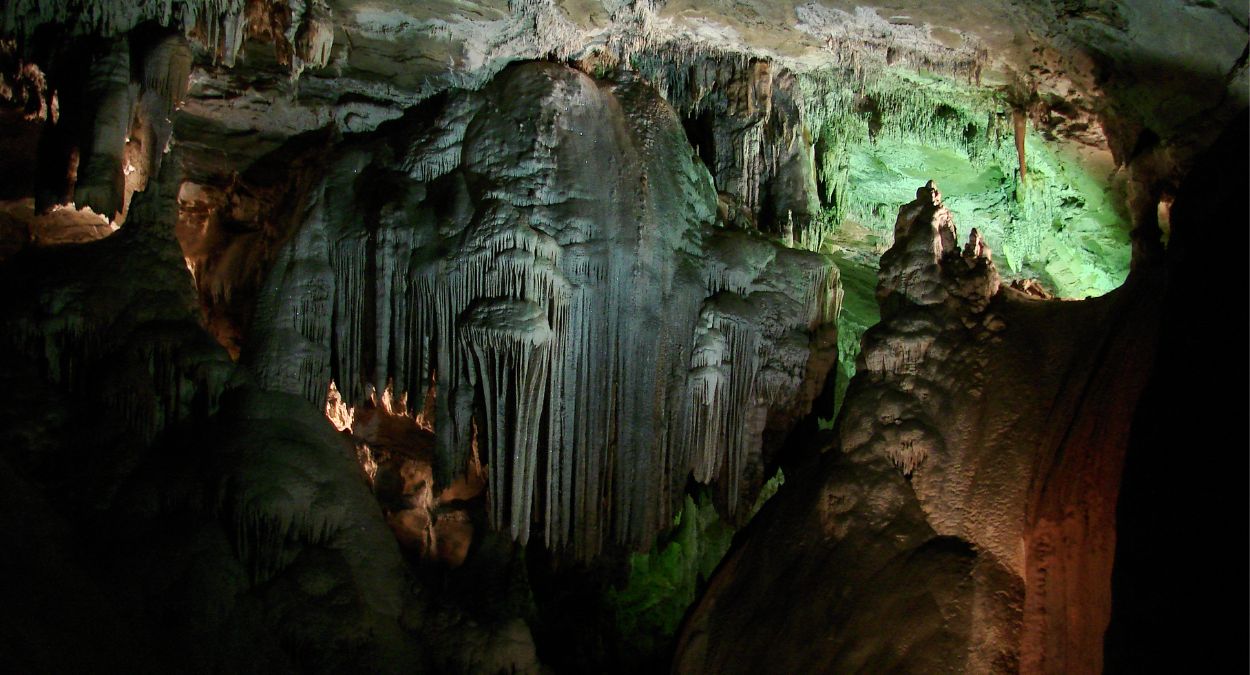Gruta de Maquiné (imagem: Wikimedia Commons)