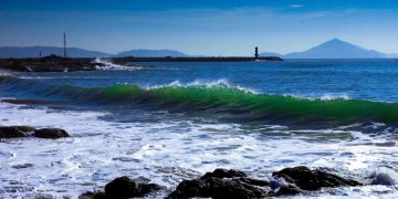Praia de Cabeçudas (imagem: Canva)