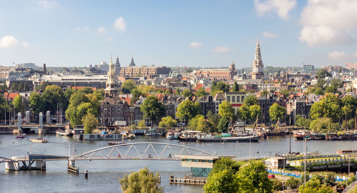 Amsterdam (imagem: Canva)