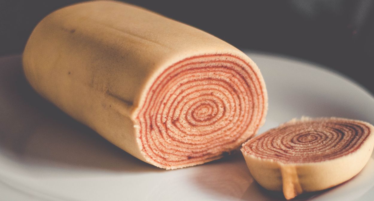 Bolo de rolo (imagem: Canva)