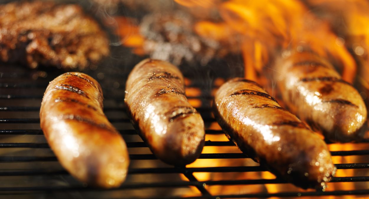 Bratwurst (imagem: Canva)