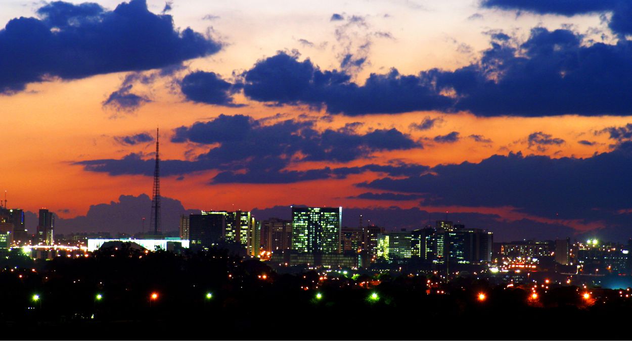 Por do Sol em Brasília (imagem: Canva)