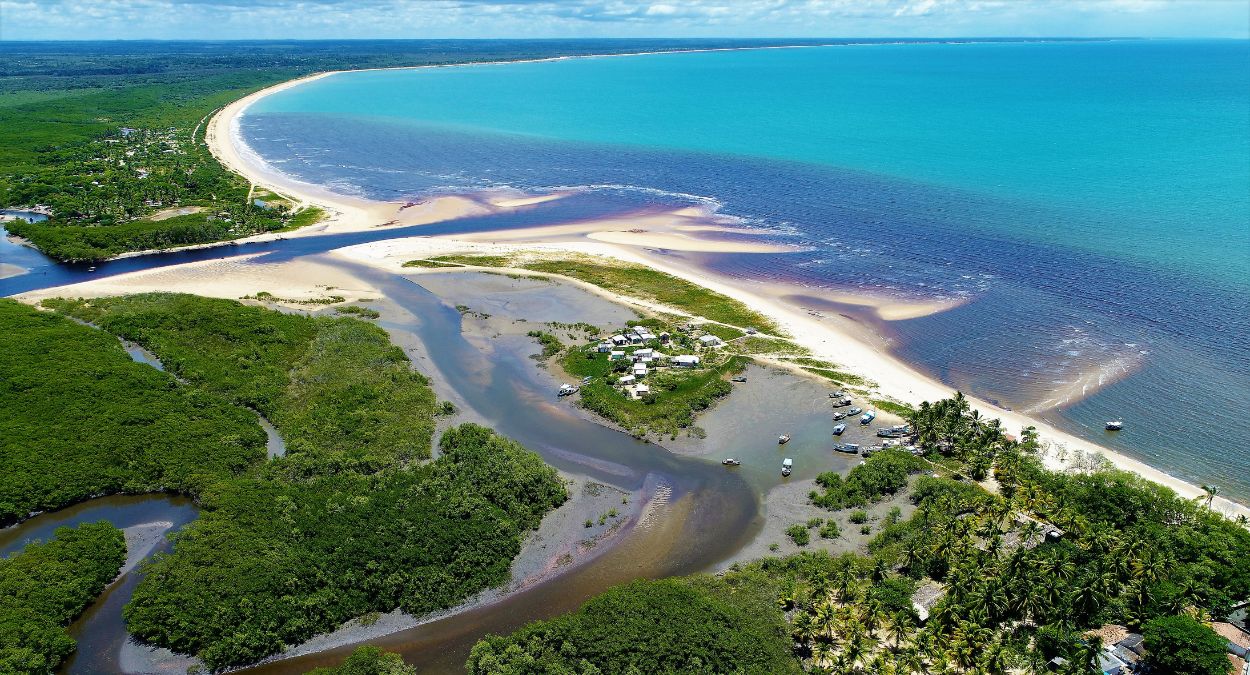 Praia de Corumbau (imagem: Canva)