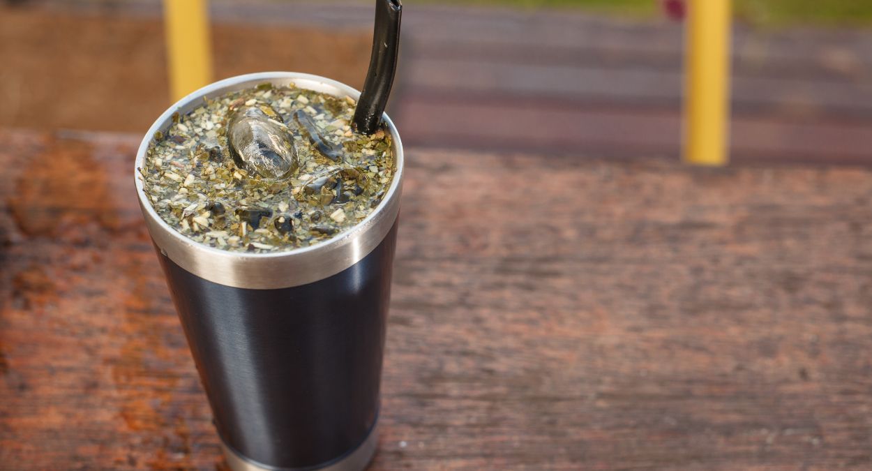 Tereré (imagem: Canva)