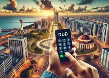 Viajante segurando smartphone e discando código DDD com vista panorâmica