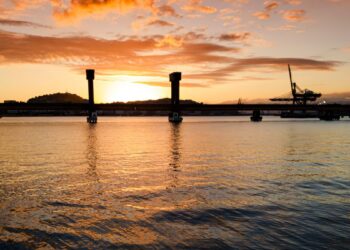 Porto de Santos (imagem: Canva)