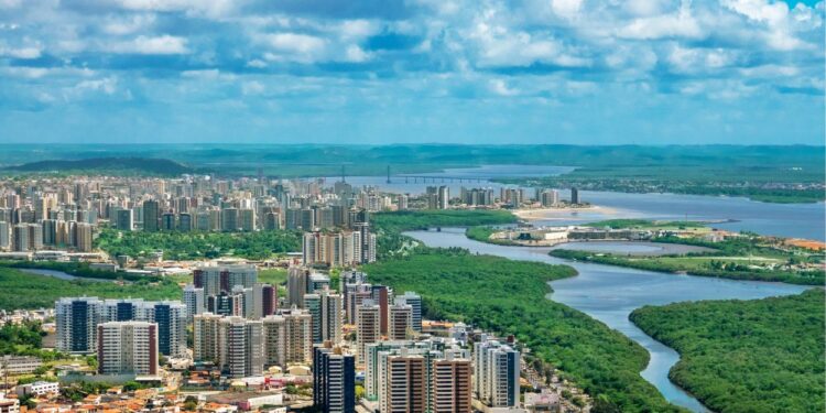 Vista aérea de Aracaju (imagem: Canva)