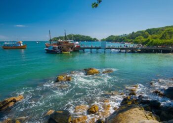 Bombinhas (imagem: Canva)