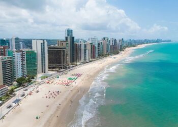 Praia de Boa Viagem (imagem: Canva)