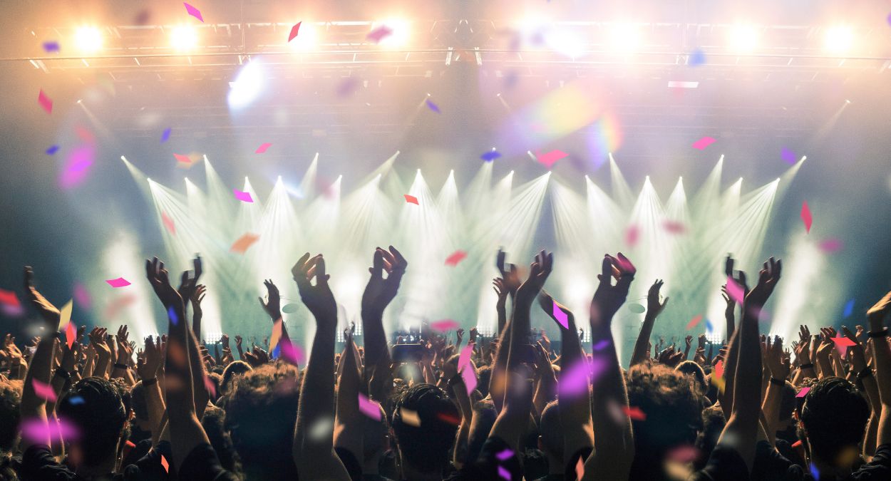 Festival (imagem: Canva)