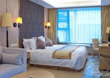 Quarto de hotel (imagem: Canva)