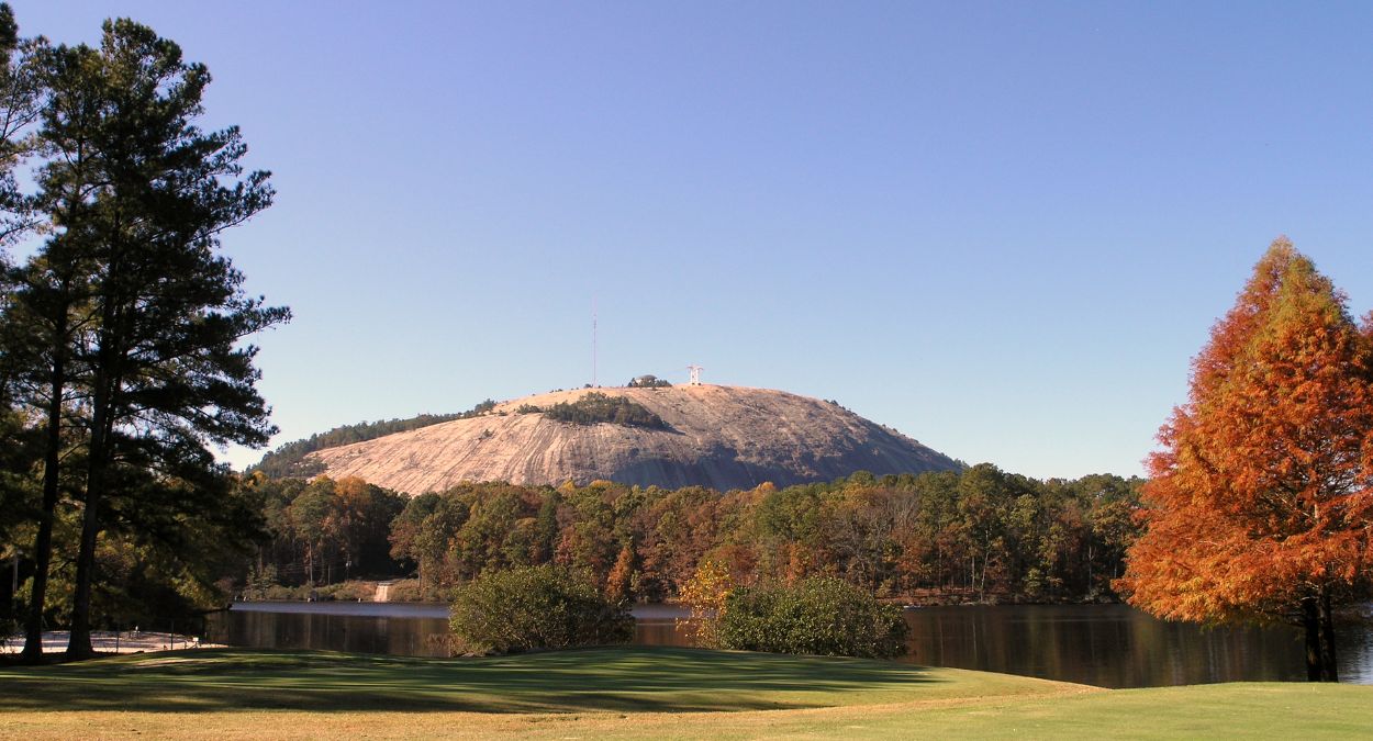 Stone Mountain (imagem: Wikimedia Commons)