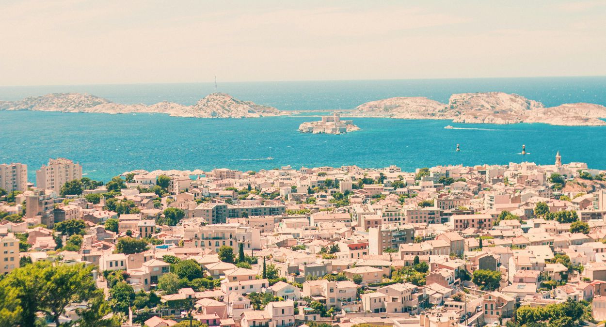 Marselha (imagem: Zackarias Hagstrom - via Canva)