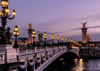 Paris (imagem: Mike Jones - Getty Images via Canva)