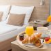 Hotel (imagem: Tomas Mach de Getty Images - via Canva)