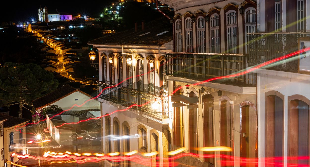 Ouro Preto à noite (imagem: cesarvr de Getty Images - via Canva)